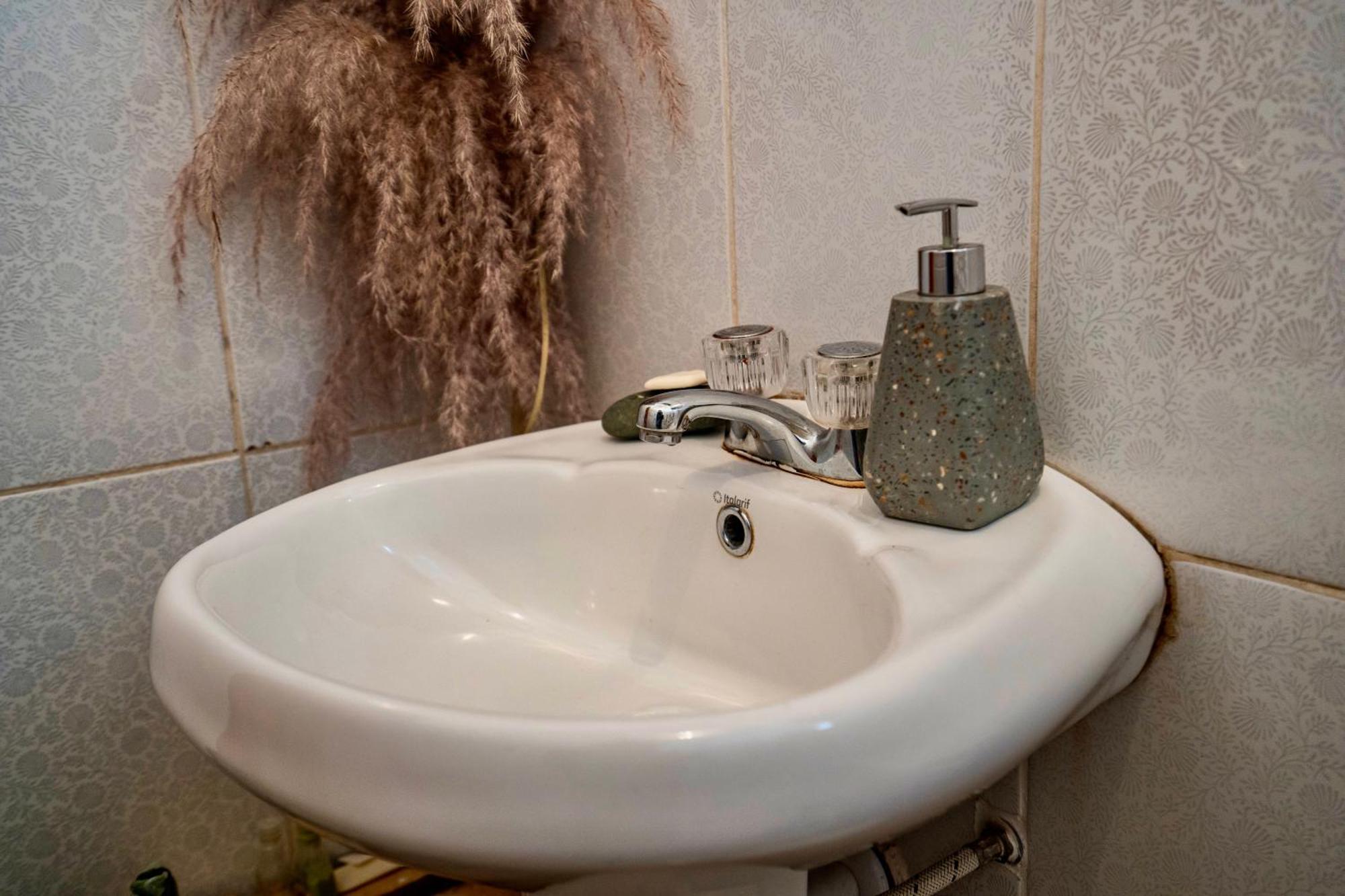 Blue Lotus Retreat Center Bed & Breakfast Писак Екстериор снимка