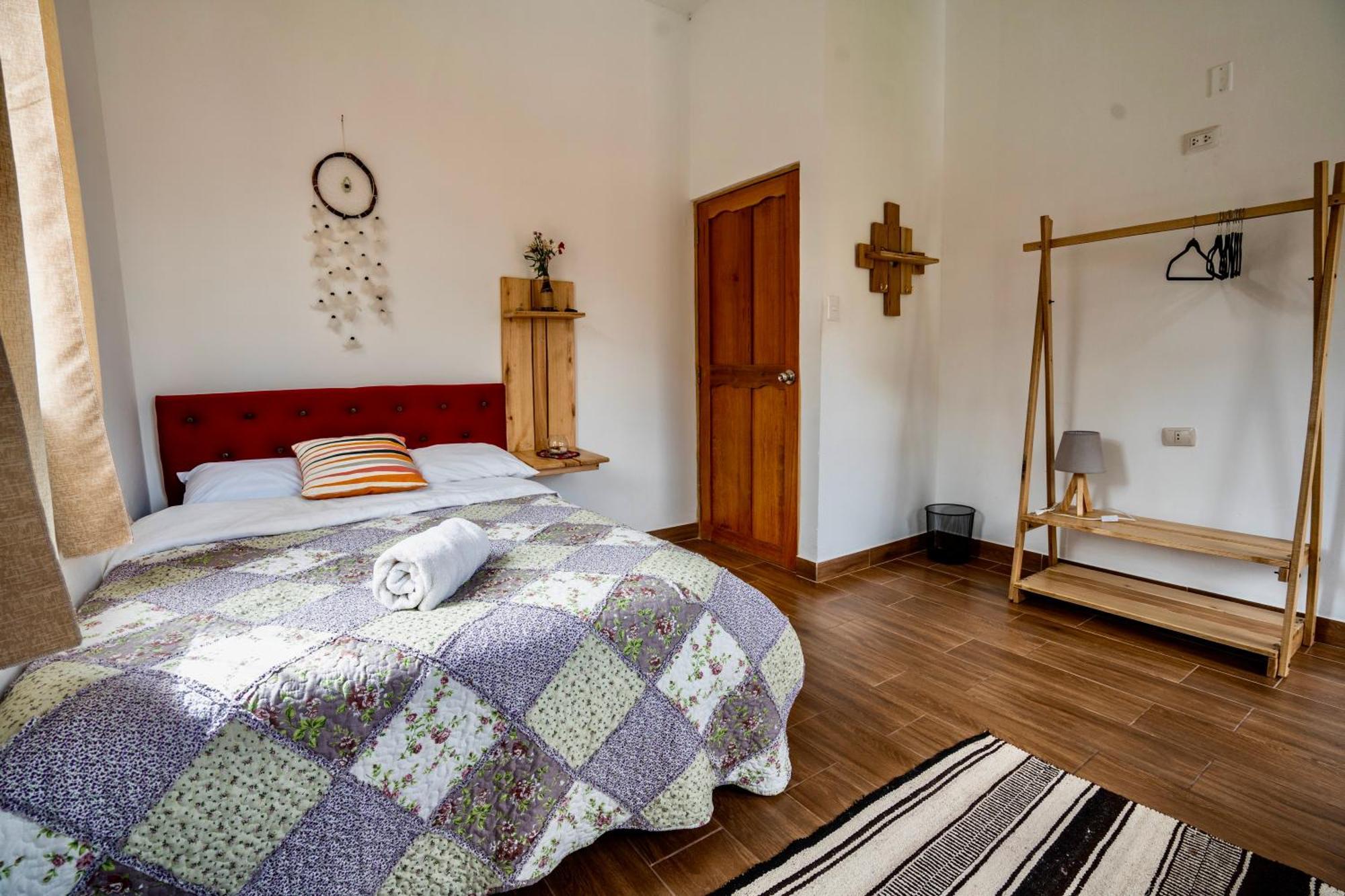 Blue Lotus Retreat Center Bed & Breakfast Писак Екстериор снимка