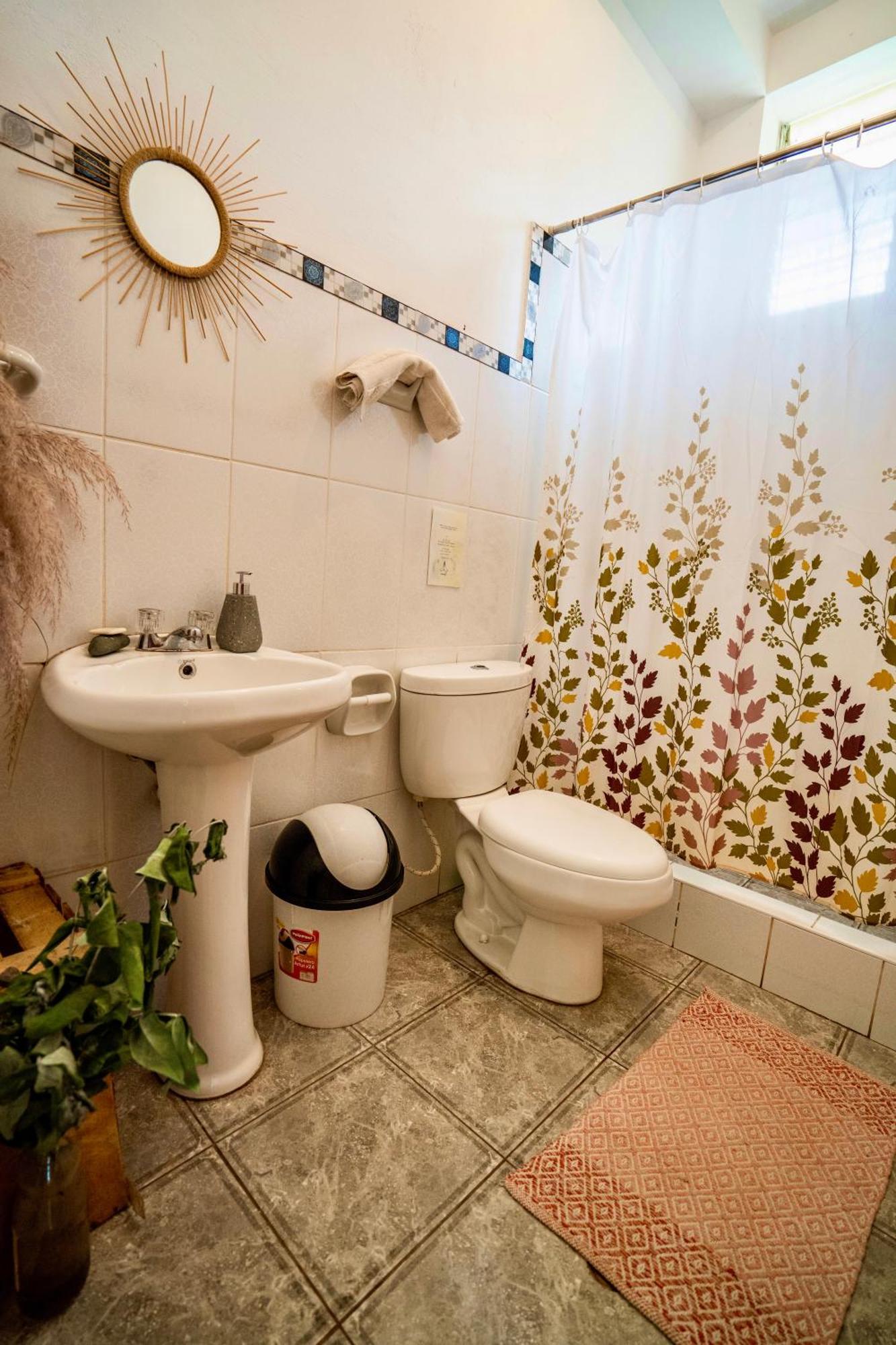 Blue Lotus Retreat Center Bed & Breakfast Писак Екстериор снимка